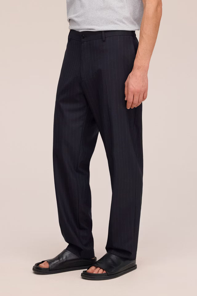 NN07 - Brendan 10037 - Navy Stripe