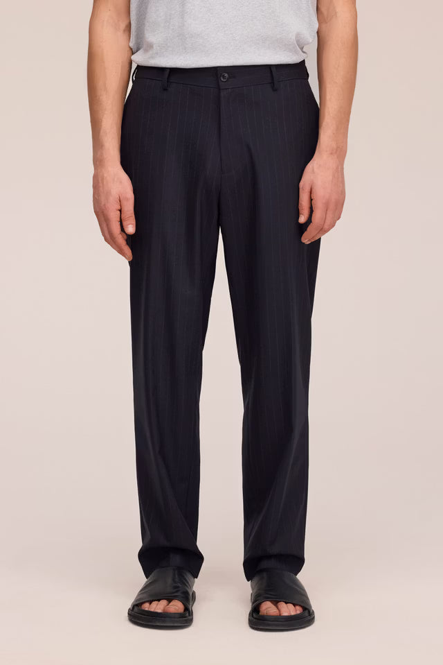 NN07 - Brendan 10037 - Navy Stripe