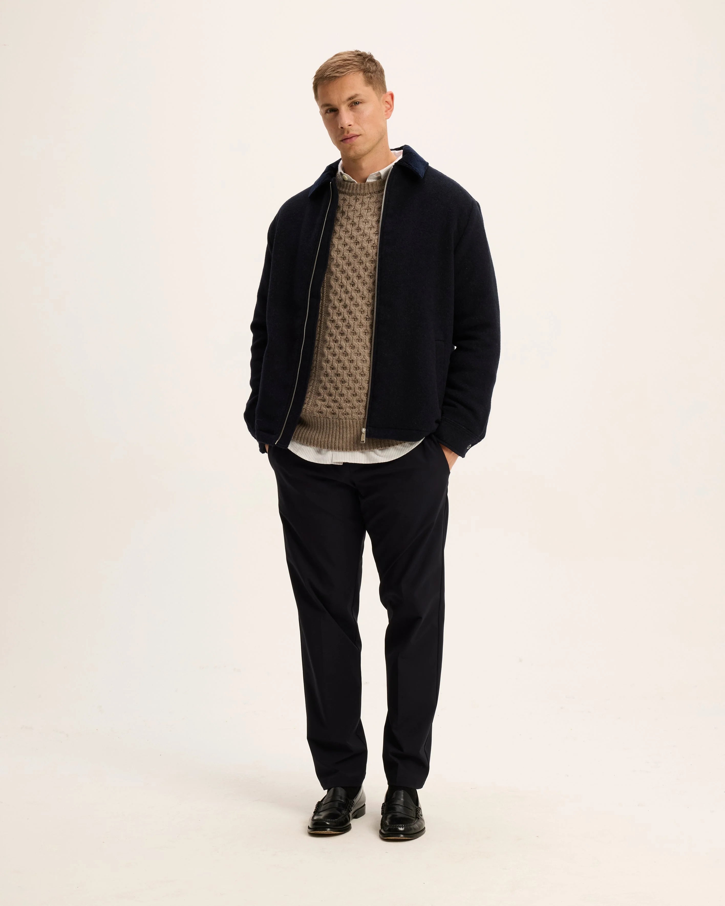 Sand - Navy 7800
